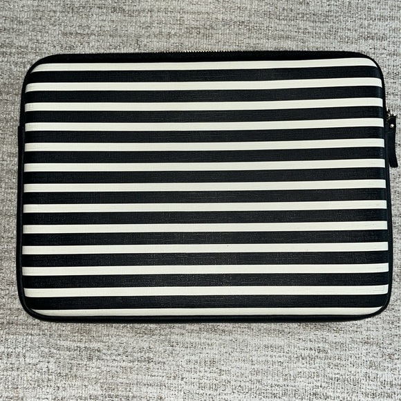 Kate Spade padded laptop sleeve - Picture 3 of 6